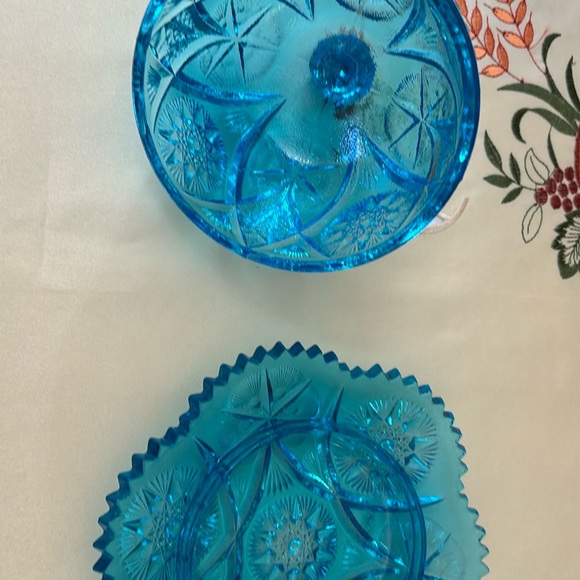 Beautiful Vintage blue butter dish. It is a star pattern with beautiful details. - Picture 2 of 6